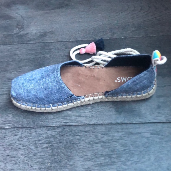 TOMS Woman’s Blue  Katalina espadrilles. - Picture 7 of 8